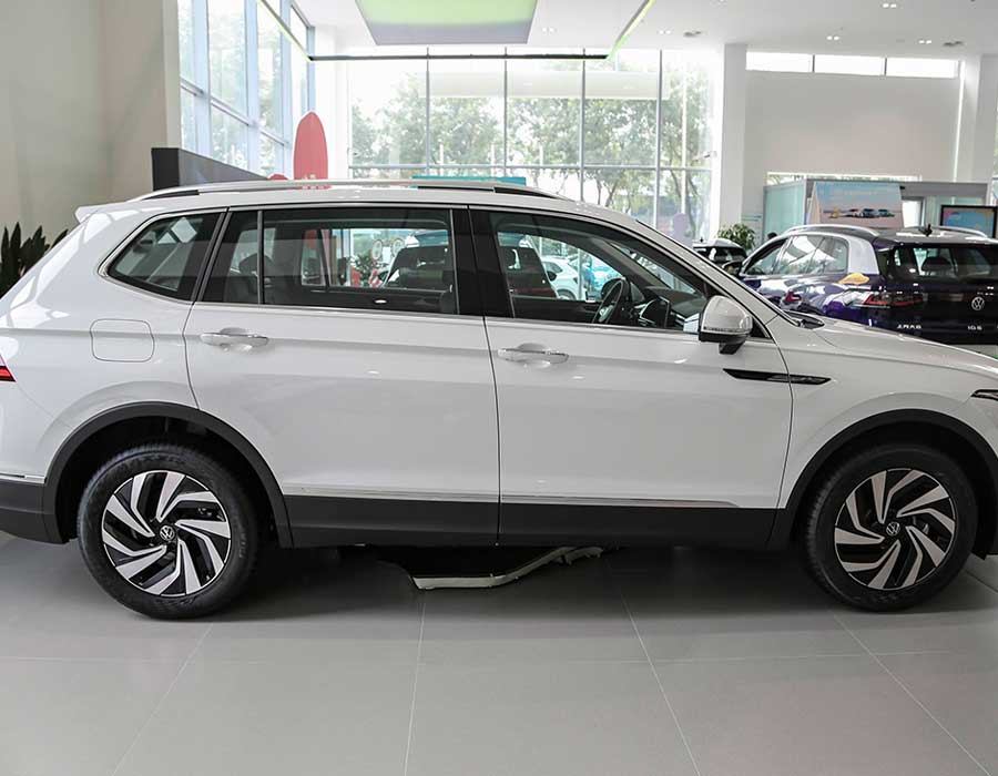 Édition intelligente du Tiguan L 2023 300TSI à deux roues motrices automatiques