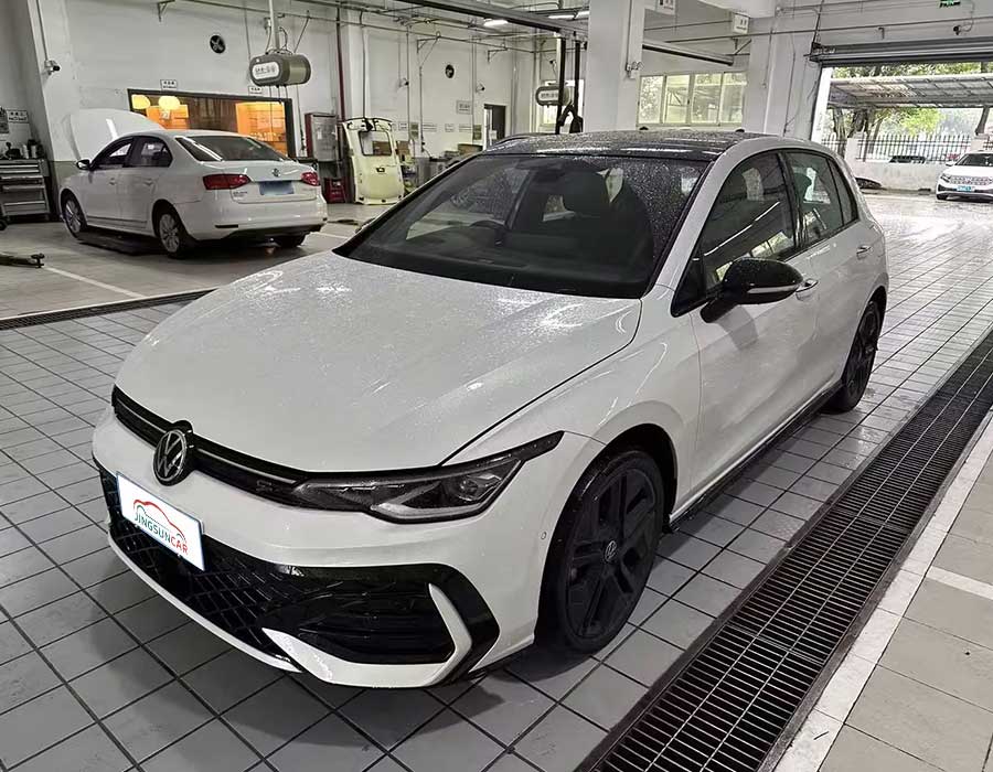 2025 Volkswagen Golf 300TSI DSG R-Line (HUD + Harman/Kardon) | Mileage: 9800km, Sport Compact Hatchback for Used Car Export