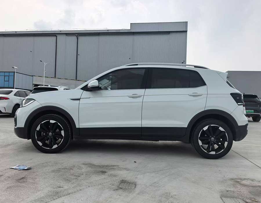 Volkswagen Tacqua 200TSI DSG Joy-Intelligent Edition 2021 + 74839 km