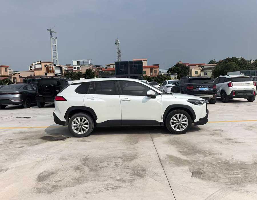 Toyota Corolla Cross 2023, année modèle 2 L, édition Pioneer (équipée d'un toit ouvrant) + 132718 km