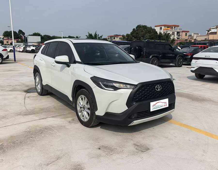 Toyota Corolla Cross 2023, année modèle 2 L, édition Pioneer (équipée d'un toit ouvrant) + 132718 km