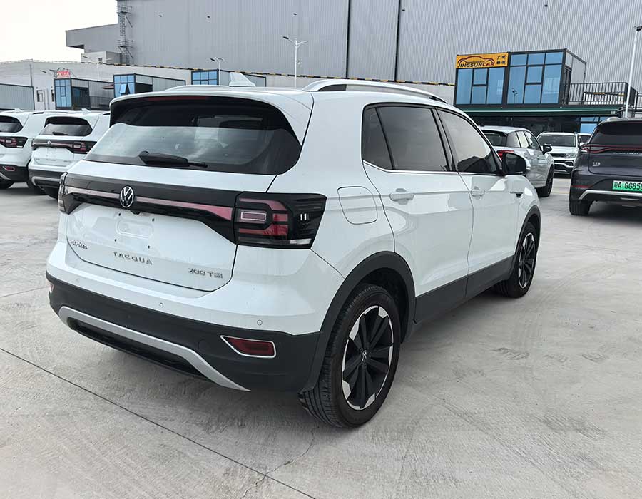 Volkswagen Tacqua 200TSI DSG Joy-Intelligent Edition 2023 + 81510 km