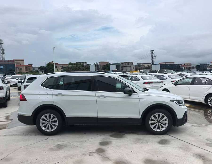 Volkswagen Tiguan L 300TSI Automatique Édition Dragon à 2 roues motrices 2024 + 84594 km