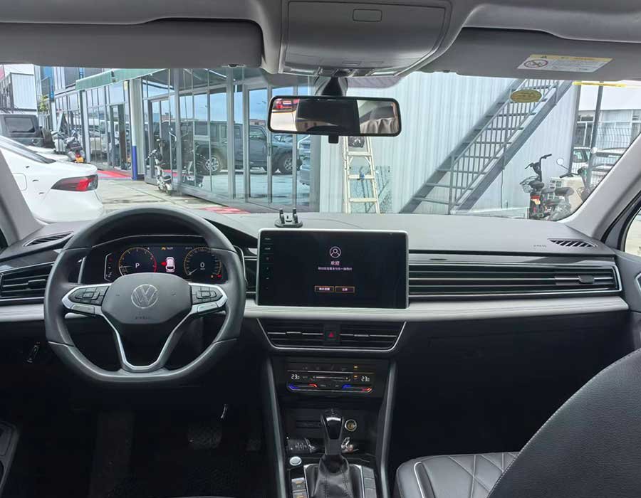 Volkswagen Tiguan L 300TSI Automatique Édition Dragon à 2 roues motrices 2024 + 84594 km