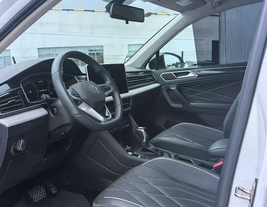Volkswagen Tiguan L 300TSI Automatique Édition Dragon à 2 roues motrices 2024 + 84594 km
