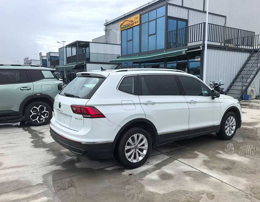 Volkswagen Tiguan L 300TSI Automatique, Édition Dragon à 2 roues motrices, 2024 + 94 921 km
