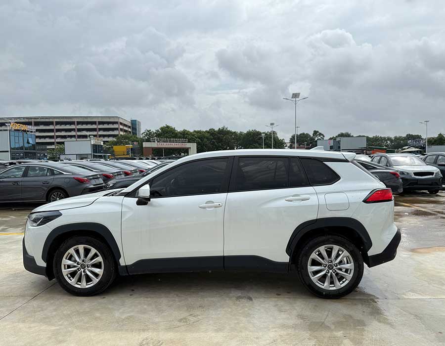 Toyota Corolla Cross, année modèle 2023, 2,0 L, édition Pioneer, + 30000km