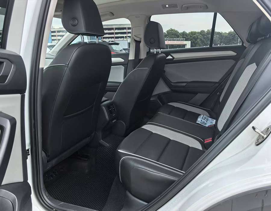 Volkswagen T-Roc 280TSI DSG 2 roues motrices Time Edition 2023 +63680 km blanc