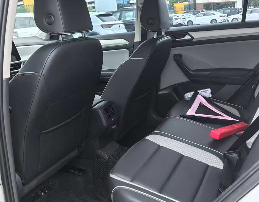 Volkswagen T-Roc 280TSI DSG 2 roues motrices Time Edition 2023 +63011 km blanc