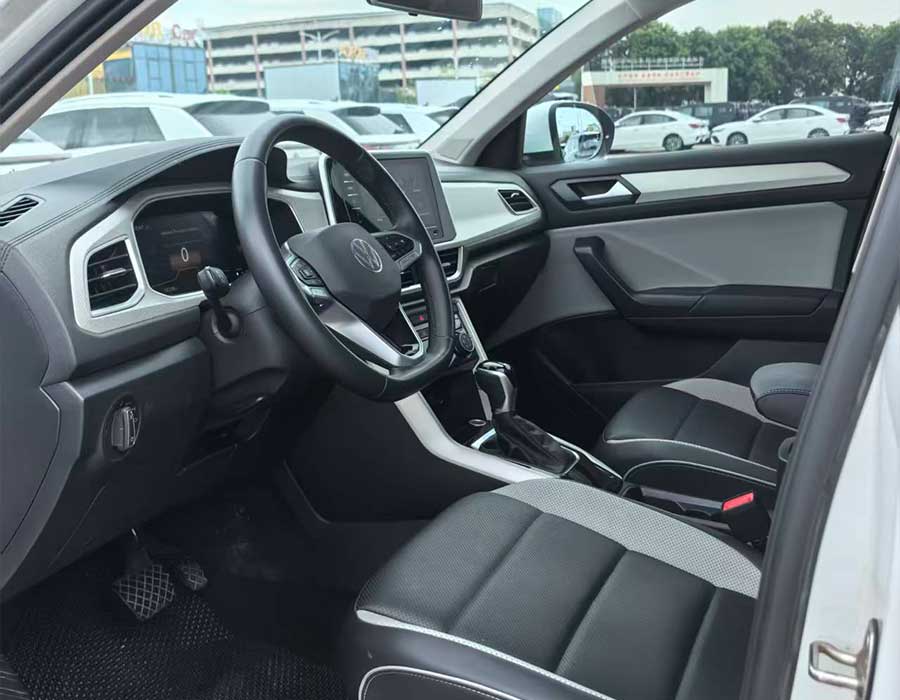 Volkswagen T-Roc 280TSI DSG 2 roues motrices Time Edition 2023 +58585 km blanc
