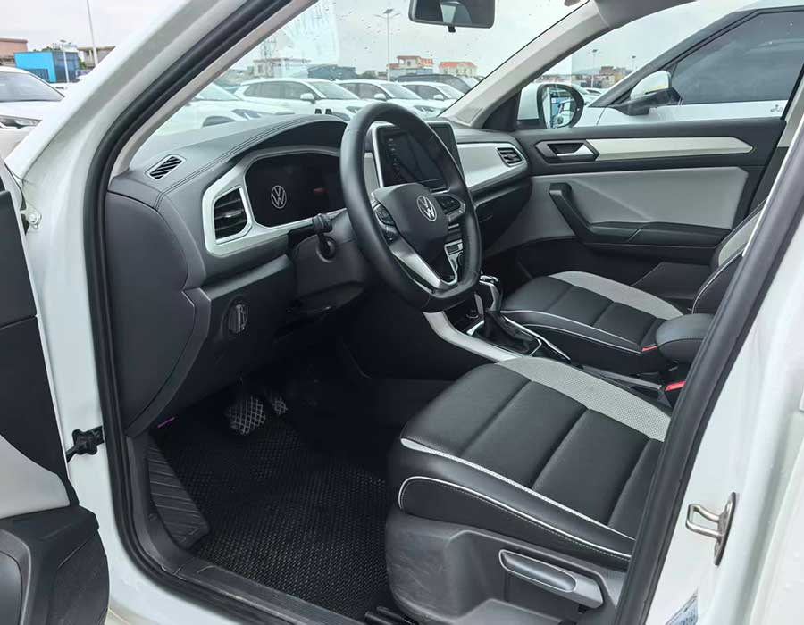 Volkswagen T-Roc 280TSI DSG 2 roues motrices Time Edition 2023 +60 160 km, blanc