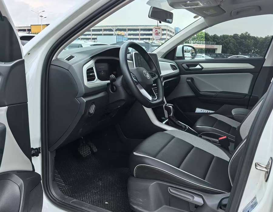Volkswagen T-Roc 280TSI DSG 2 roues motrices Time Edition 2023 +63680 km blanc