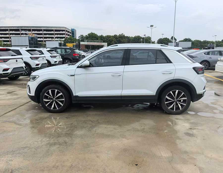Volkswagen T-Roc 280TSI DSG 2 roues motrices Time Edition 2023 +63011 km blanc