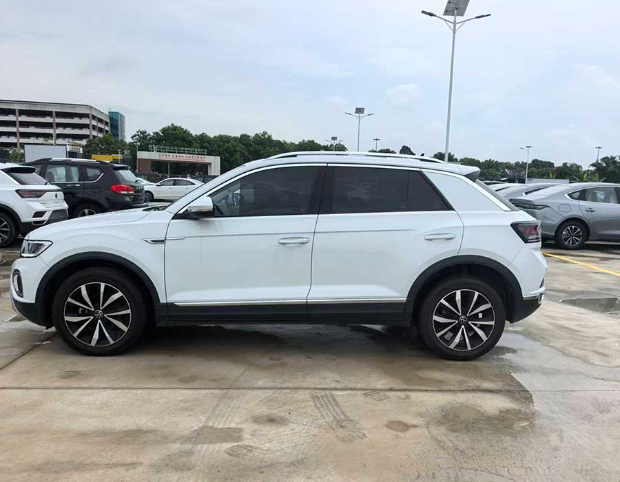 Volkswagen T-Roc 280TSI DSG 2 roues motrices Time Edition 2023 +63680 km blanc