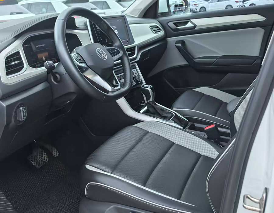 Volkswagen T-Roc 280TSI DSG 2 roues motrices Time Edition 2023 +63011 km blanc