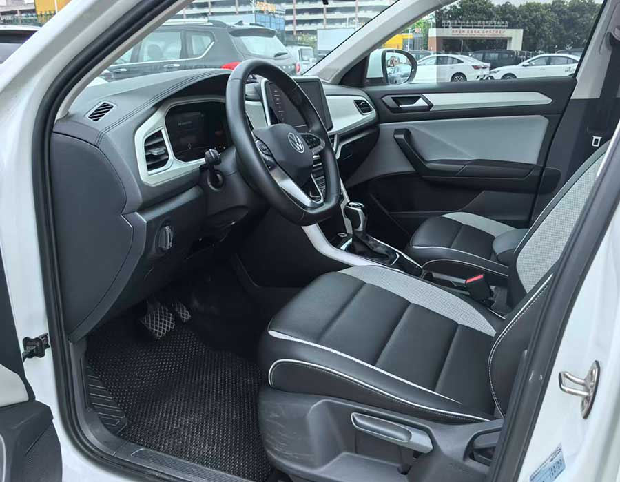 Volkswagen T-Roc 280TSI DSG 2 roues motrices Time Edition 2023 +66110 km blanc