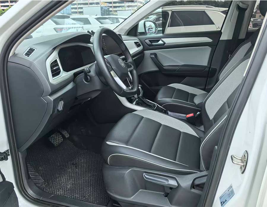 Volkswagen T-Roc 280TSI DSG 2 roues motrices Time Edition 2023 +54556 km blanc