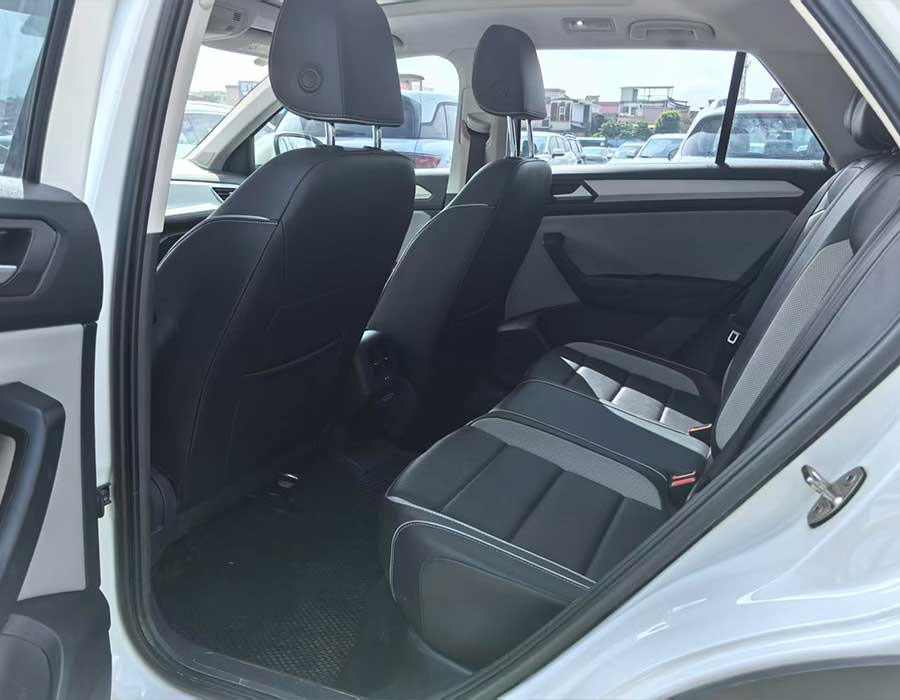 Volkswagen T-Roc 280TSI DSG 2 roues motrices Time Edition 2023 +45952 km blanc