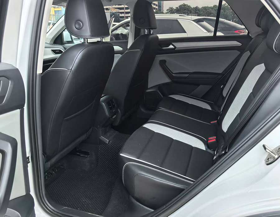 Volkswagen T-Roc 280TSI DSG 2 roues motrices Time Edition 2023 +54556 km blanc