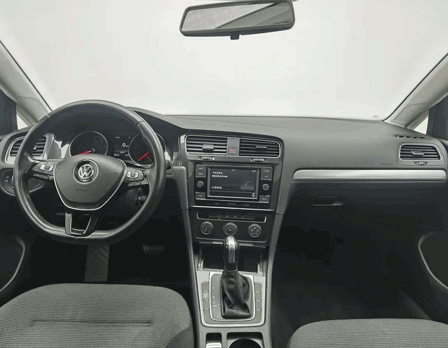 Golf 2018 230TSI Automatic Comfort, doré (63600 km)
