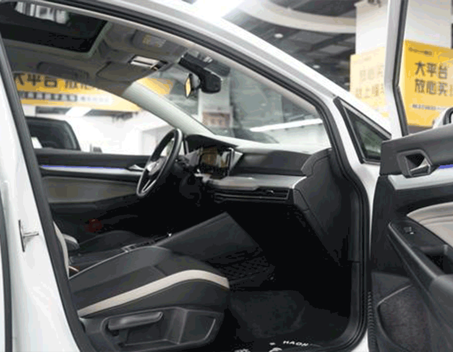Golf 280TSI DSG Pro 2023 avec siège du conducteur à réglage électrique en option (18801 km)