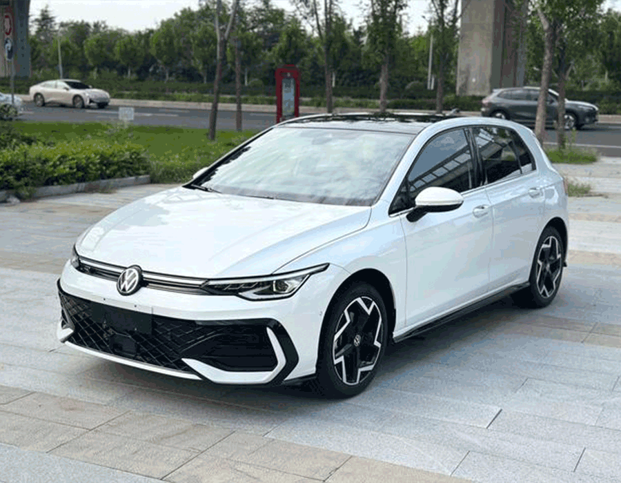 Golf 300TSI R-Line 2025 (blanche) (2101 km)