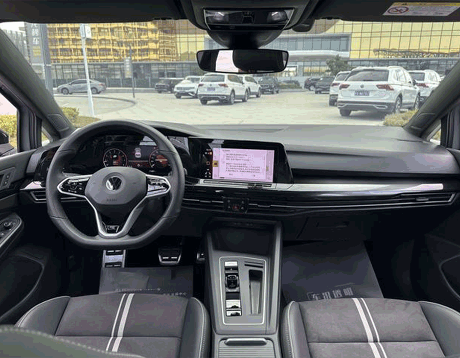 Golf 280TSI DSG R-Line 2023 (gris avec ensemble réfléchissant noir) (11314 km)
