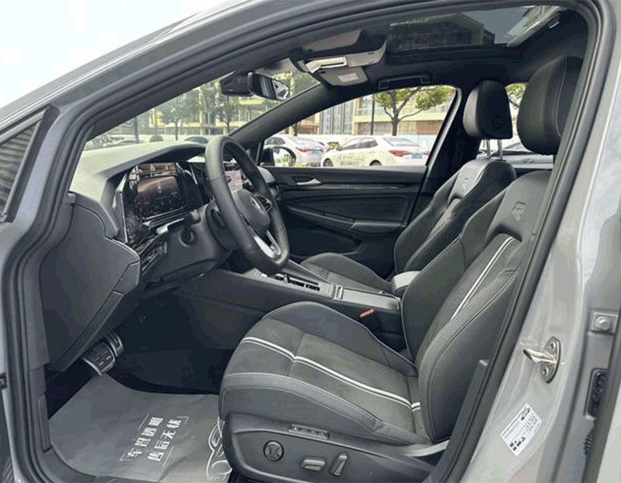 Golf 280TSI DSG R-Line 2023 (gris avec ensemble réfléchissant noir) (11314 km)