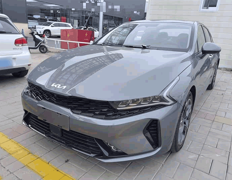 Kia K5 2025 1.5T Édition Premium (100 km)