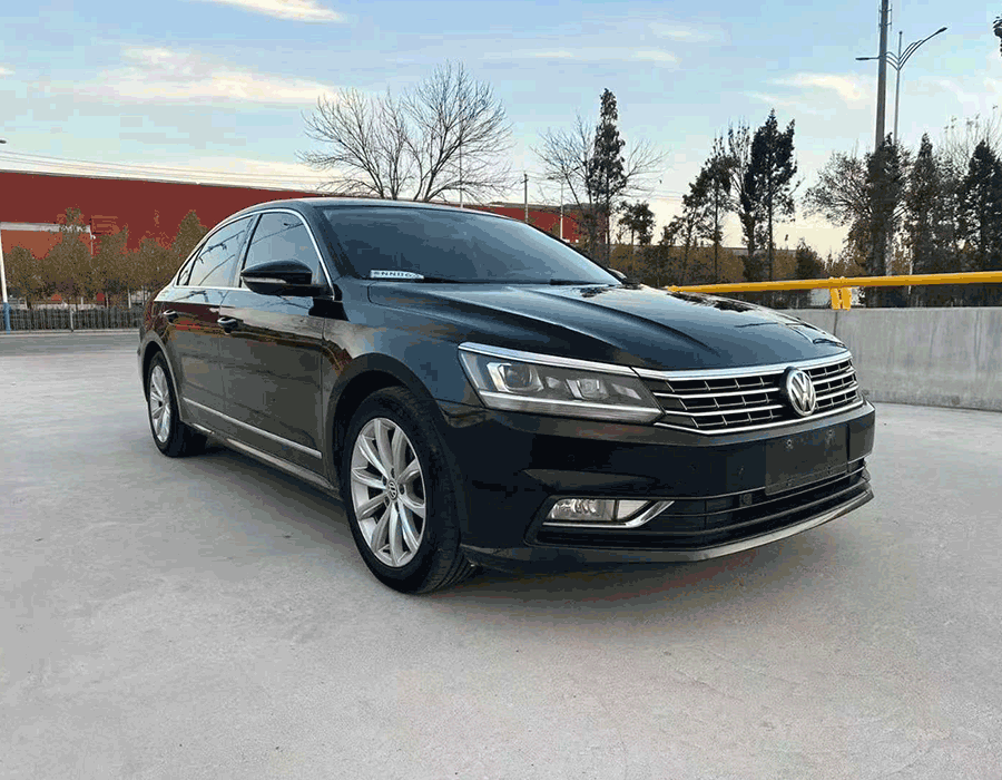 Passat 330 Édition Royale 2017 (143251 km)