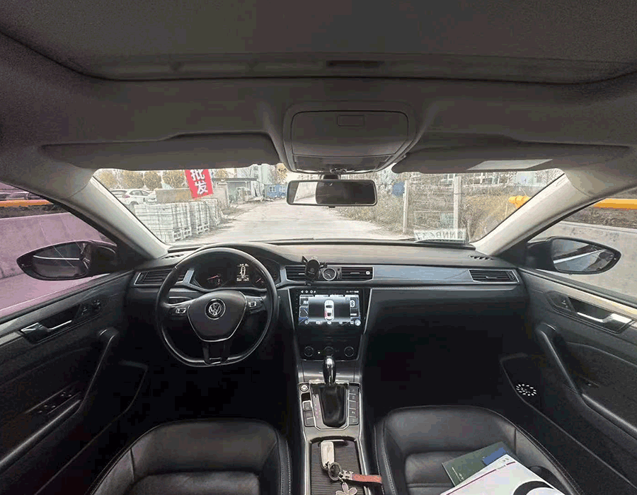 Passat 330 Édition Royale 2017 (143251 km)