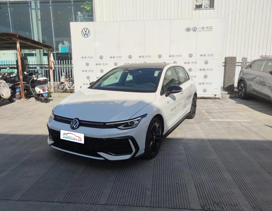 Volkswagen Golf 2025 300TSI R-Line blanche (1010 km)
