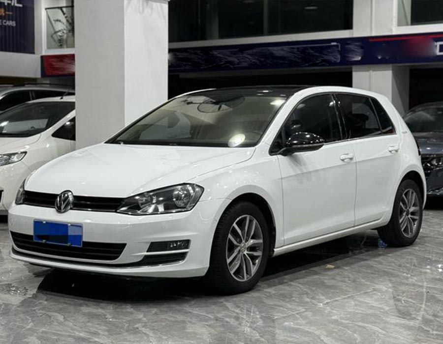 Volkswagen Golf 2017 230TSI, boîte automatique de luxe, édition millionième anniversaire, blanche (79911 km)
