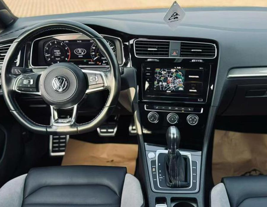 Volkswagen Golf 2020 280TSI DSG R-Line noire (18243 km)