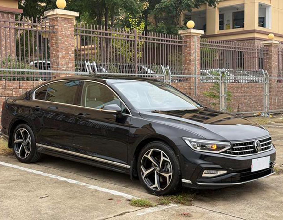 2 millionième unité Magotan 2023, édition commémorative 330TSI DSG Leading Trim (19811 km)