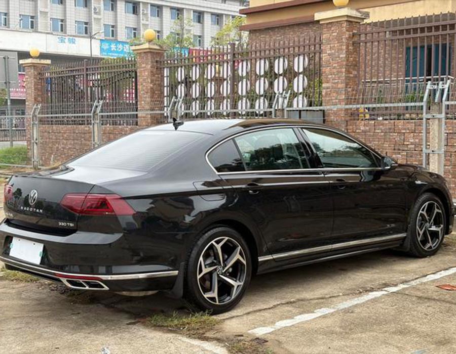 2 millionième unité Magotan 2023, édition commémorative 330TSI DSG Leading Trim (19811 km)