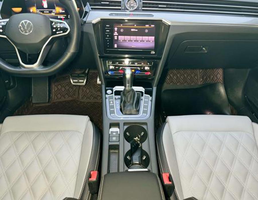 Magotan 2023, 2 millionième unité, édition commémorative, 280TSI DSG Leading Trim (38311 km)