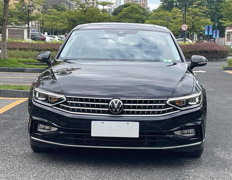 2 millionième unité Magotan 2023, édition commémorative 330TSI DSG Luxury Trim (24227 km)