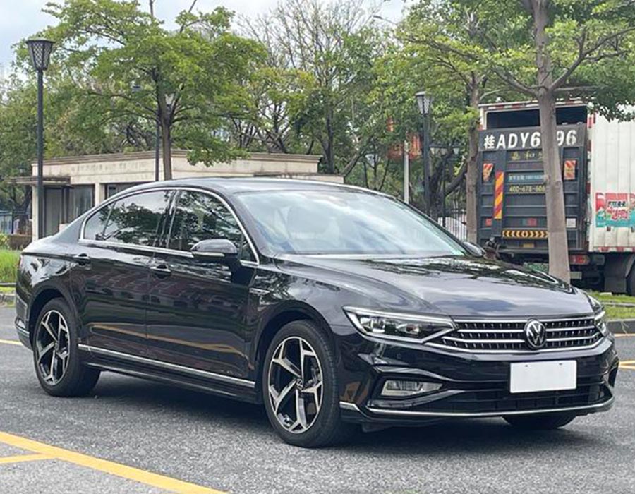 2 millionième unité Magotan 2023, édition commémorative 330TSI DSG Luxury Trim (24227 km)