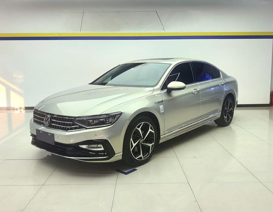 Magotan 2023, 2 millionième unité, édition commémorative, 330TSI DSG Luxury (35745 km)