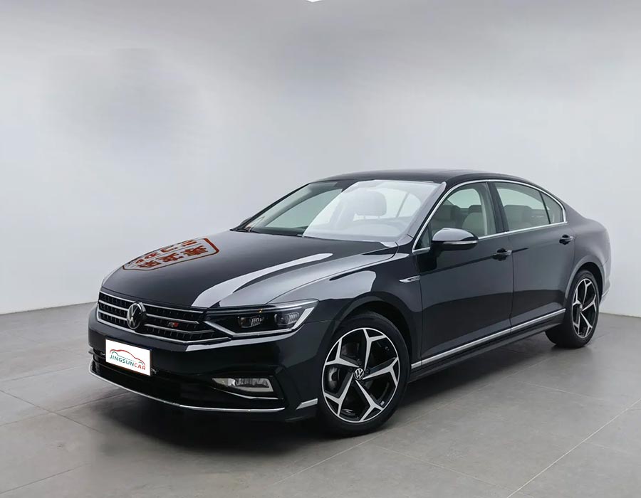 Magotan 2023, 2 millionième unité, édition commémorative, 330TSI DSG Luxury (26141 km)