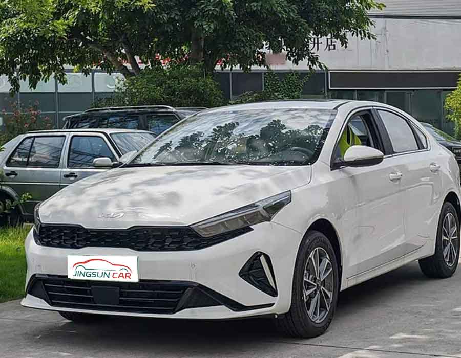Kia K3 2024 1,5 L CVT Comfort Édition Premium (100 km)