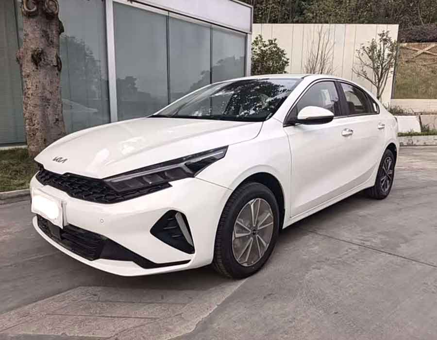 Kia K3 2024 1,5 L CVT Comfort Édition Premium (20 km)