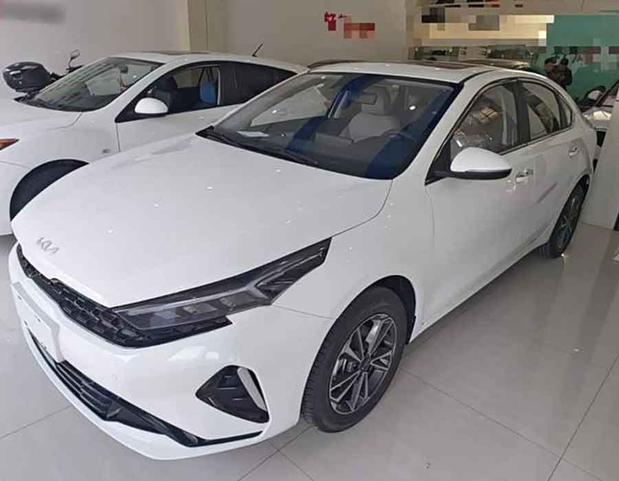 Kia K3 2024 1,5 L CVT Luxury Smart Edition (100 km)