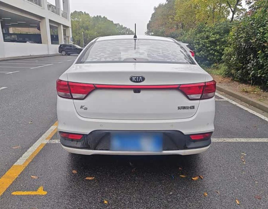 Berline Kia K2 2017, 1,4 L AT, 15e anniversaire, édition spéciale GLS (40 à 100 km)