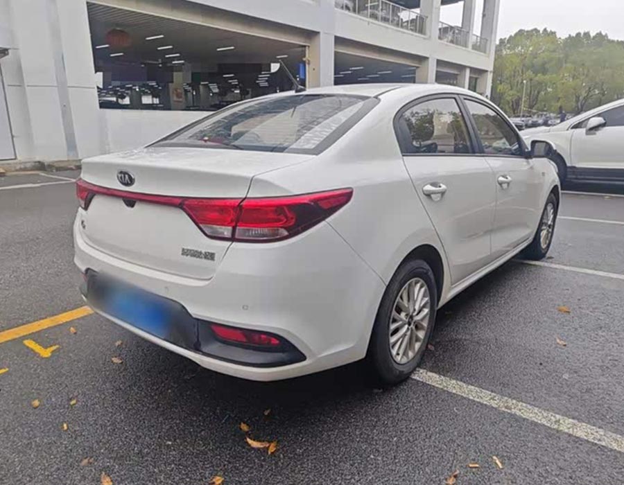 Berline Kia K2 2017, 1,4 L AT, 15e anniversaire, édition spéciale GLS (40 à 100 km)