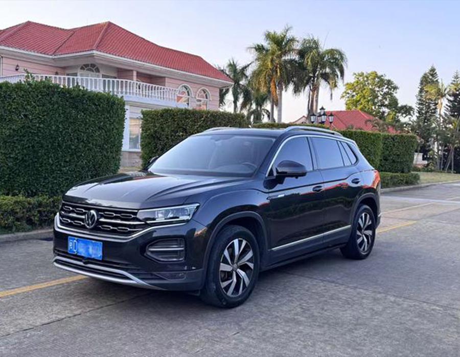 Volkswagen Tiguan 2021 330TSI, 2 roues motrices, édition Luxury Connect, noir (50121 km)