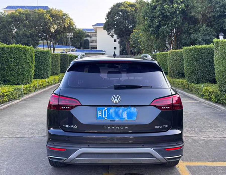 Volkswagen Tiguan 2021 330TSI, 2 roues motrices, édition Luxury Connect, noir (50121 km)