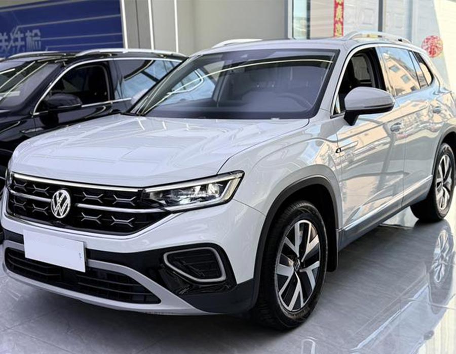 Volkswagen Tiguan 2024 300TSI 2WD Luxury Plus Édition Avancée à 2 roues motrices, blanc (8412 km)