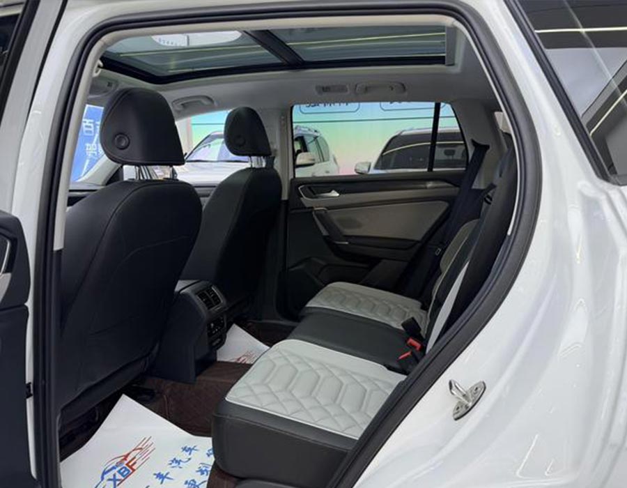Volkswagen Tiguan 2024 300TSI 2WD Luxury Plus Édition Avancée à 2 roues motrices, blanc (8412 km)